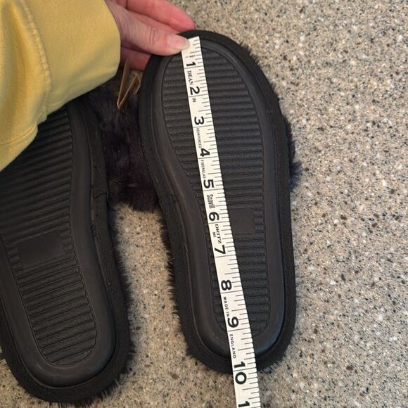 VICTORIA'S SECRET PINK Black Slide Faux Fur Slippers *NEW* - Picture 8 of 8